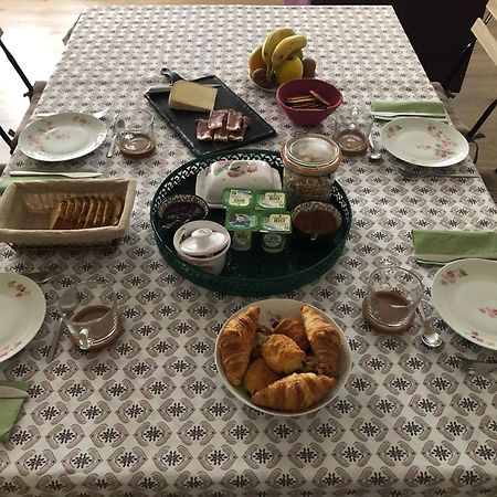 Je Soigne Mon Assiette Acomodação com café da manhã Saint-Laurent-d'Arce Exterior foto